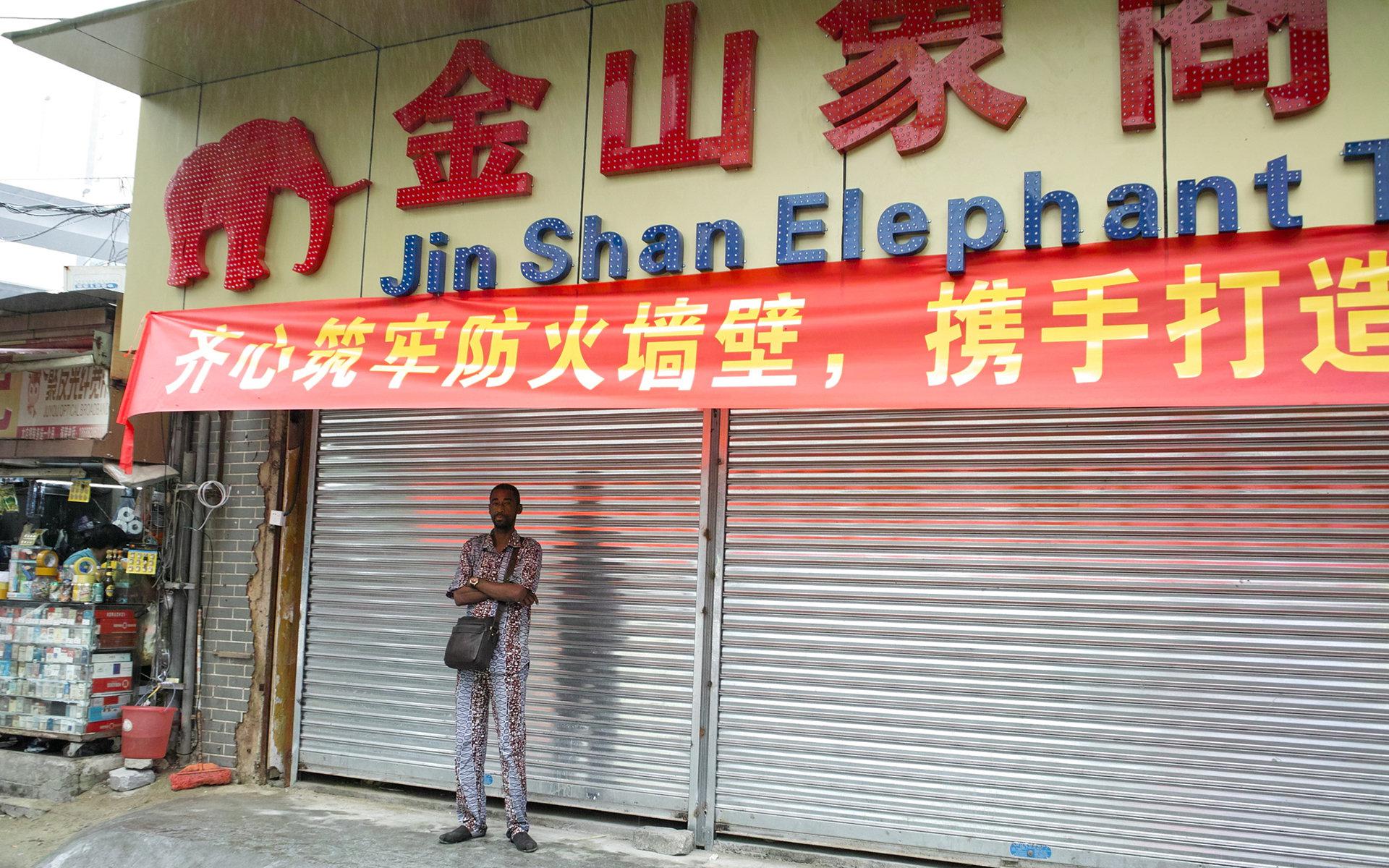 2014年4月29日，广州登峰路，许多黑人在此寻找发财机会。/视觉中国