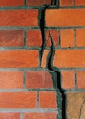 Cracked-wall.jpg