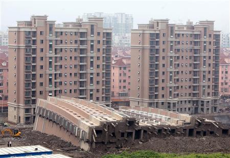 fallen-13-story-shanghai-building-1.jpeg