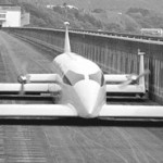 日研发出”飞天火车” 有机翼似”陆上飞行器”