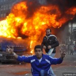 组图：埃及数万示威者与警察对峙