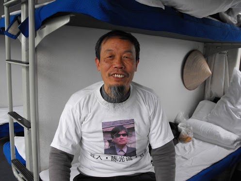 明鏡新聞網 | 中國領導對公民爭權警戒且搖擺不定