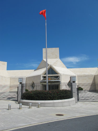 位于华盛顿的中国驻美大使馆。美国参议院批准了一项法案，将该使馆地址更改为一名被监禁的诺贝尔和平奖得主的名字。