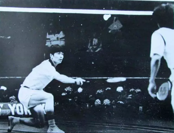 图：韩健（左）曾代表中国赢得多枚世界羽毛球比赛金牌