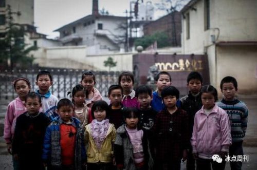 中国青年报 | 孩子站在化工厂前 这个事实比铅还重