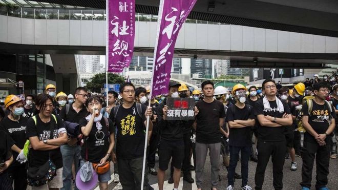 BBC | 香港抗议中的「阵地社工」