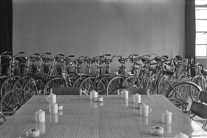 Photo: Shanghai, Avril 1982, by Jean-Benoît Zimmermann