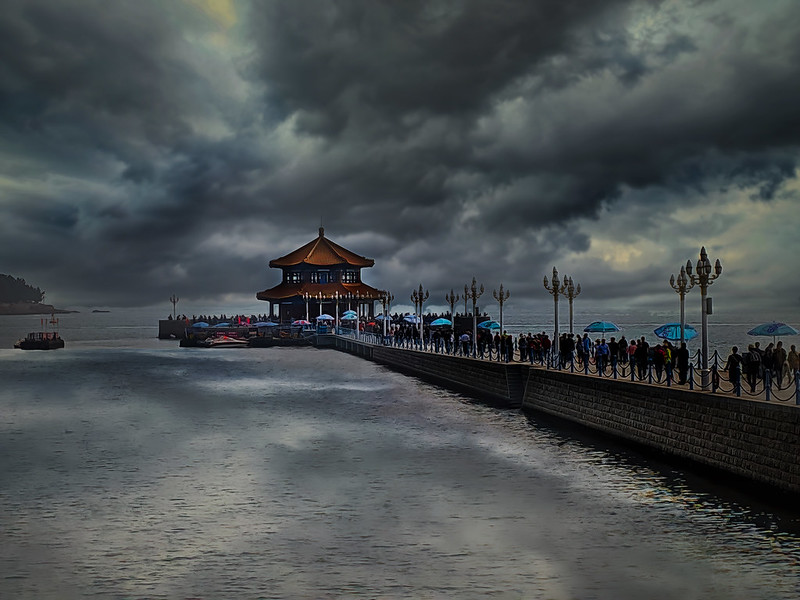 Photo: Qingdao Shinan Zhan Bridge, by Daryl DeHart