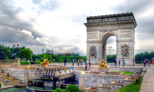 Photo: Arc de Triomphe (Shenzhen), by Bernard Spragg. NZ