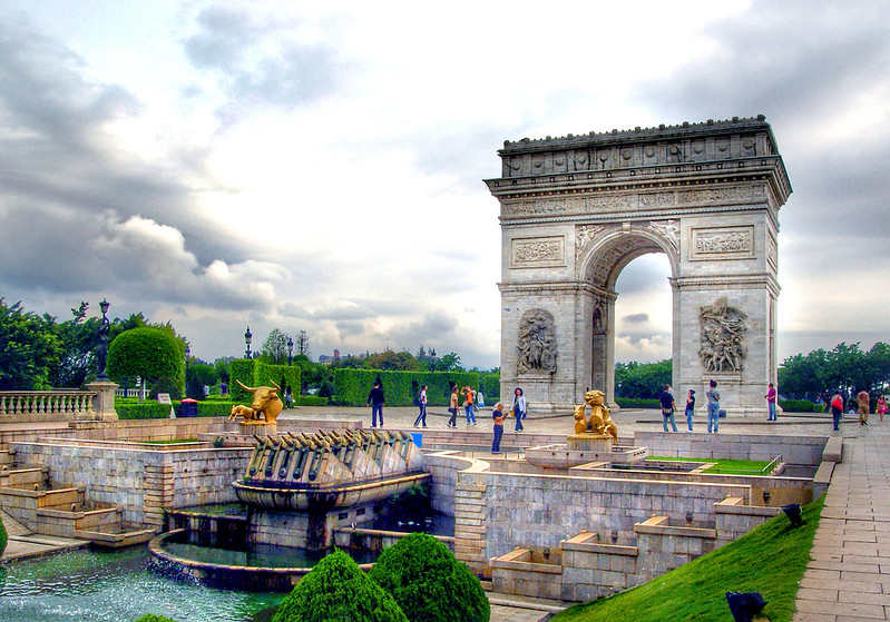 Photo: Arc de Triomphe (Shenzhen), by Bernard Spragg. NZ