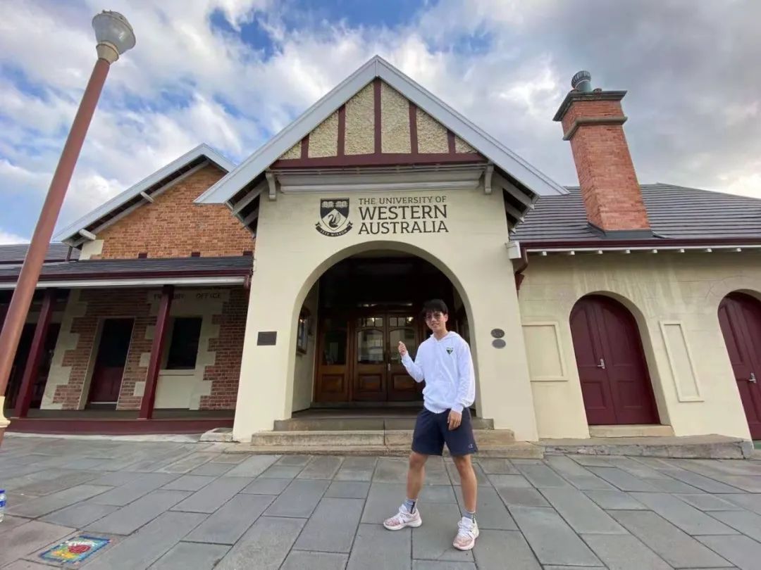 在澳洲上学的徐博