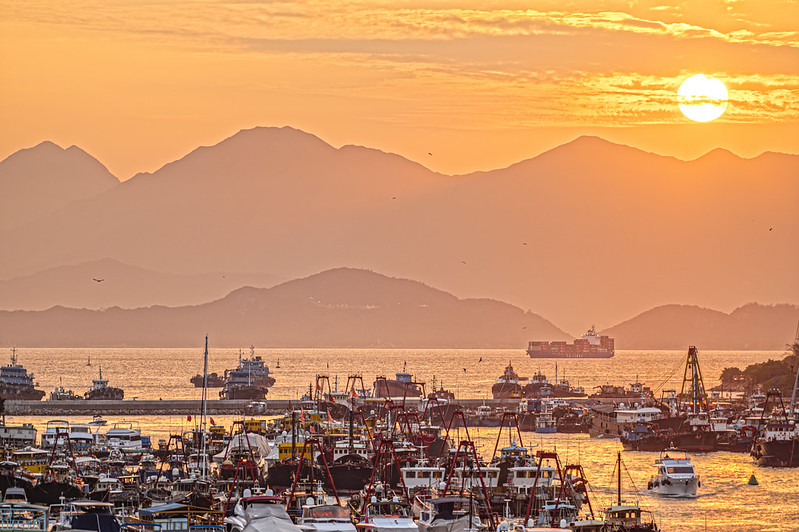 Photo: Sunset at Aberdeen, Hong Kong, by johnlsl