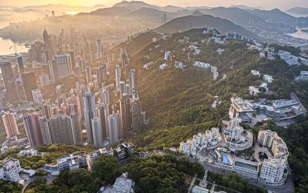 Photo: Sunrise at the Peak, Hong Kong, by johnlsl