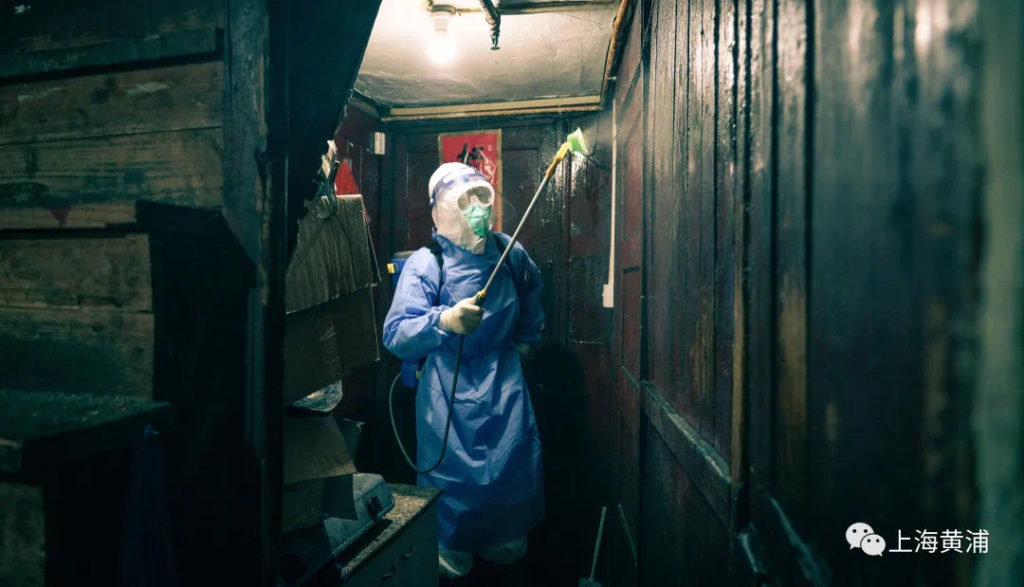 上海黄浦入室消杀。来源：上海黄浦（微信公众号）