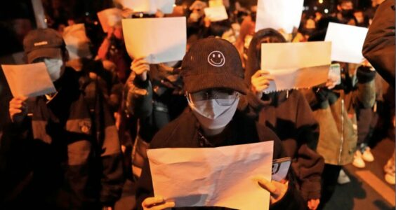 江雪｜因“白纸抗议”的报道被质疑“伦理”，一个记者的回应