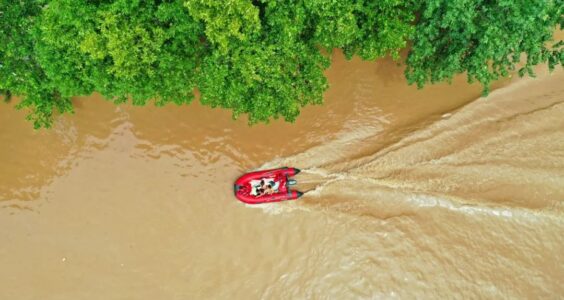 南方人物周刊｜涿州不懂水灾，救援困于急流
