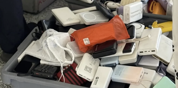 狮子坐｜机场成筐充电宝被拦，为何要消费者买单