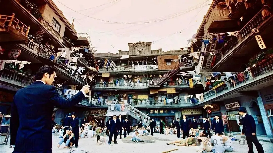 【404文库】飞蛾逐日｜四川江油多名市民声援受霸凌女学生，被警方指挥黑衣人员带走