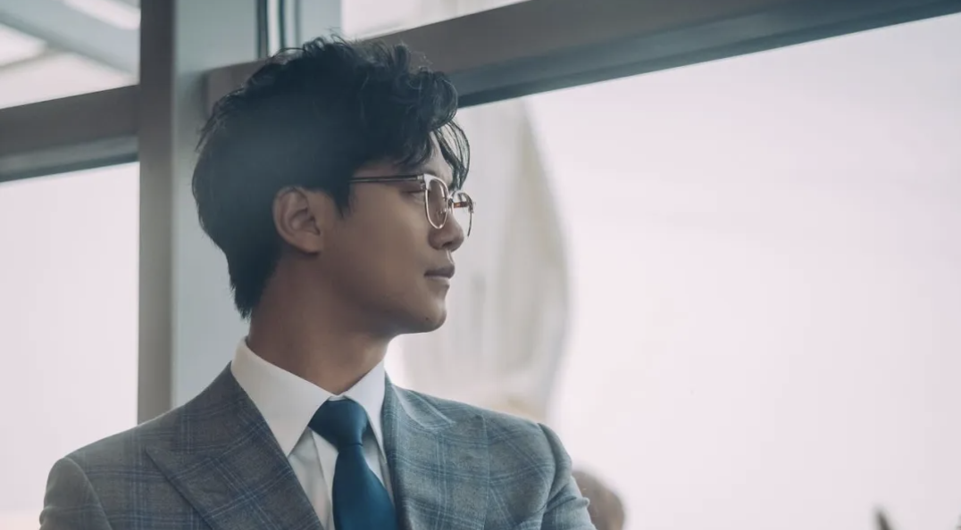 【404文库】麟阁经略｜曝光校服质量问题被拘留的那位，为什么人生也被毁了？