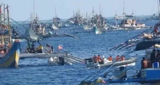 【立此存照】军迷战术板｜震撼！南海凌晨惊雷，052D“神盾”一声怒吼，菲舰当场破防！