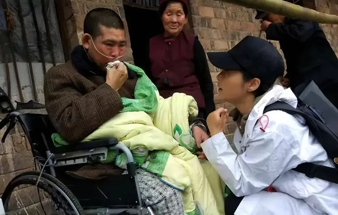 现实的声音｜袁立账号被封，爆出了网络里也有“黑社会”