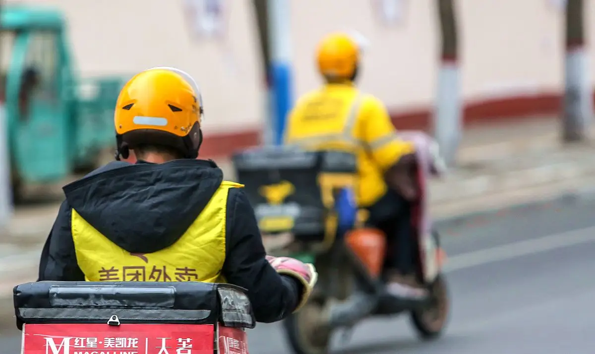 大何崛起｜公职人员的“退路”是送外卖，那外卖员的退路，又在哪里？