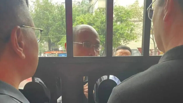 鸡蛋bot｜“旁听士”吴云鹏被郑州警方处以治安拘留五日