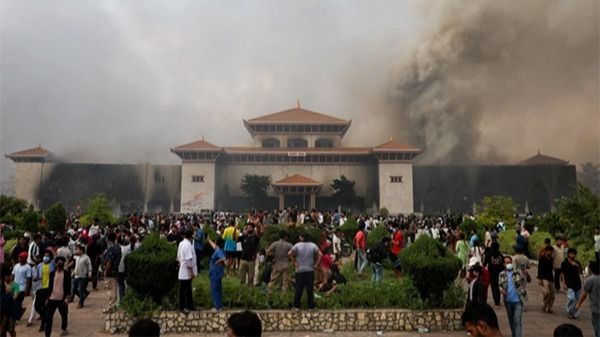 【404文库】凤凰网｜总理辞职、政府大楼被烧……尼泊尔发生了什么？