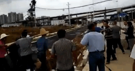 鸡蛋bot｜死刑疑云：“昆明扫黑第一案”家属吁请最高法刀下留人