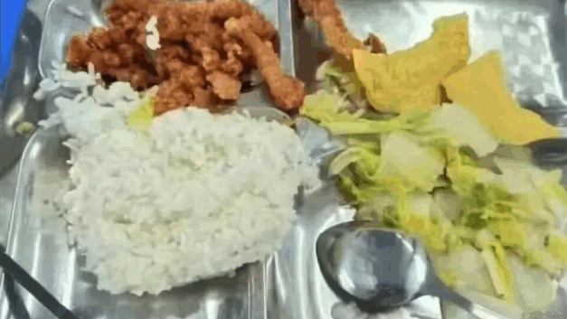 浣花溪杜甫｜绿捷出局，光明接手，上海校园餐会有所改善吗？