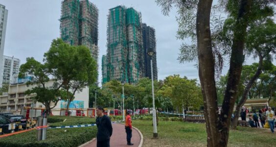 三联生活周刊｜宏福苑火灾后，他们在寻找失联的亲友