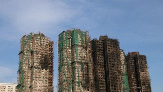 【404文库】真实故事计划｜住在香港大火楼群里的中低收入者们