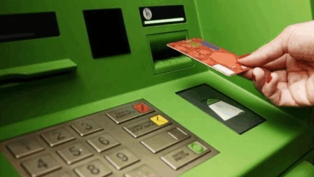 叮铛向钱走｜如果体验过以前从银行取一万块有多快，那就知道现在取一万块钱有多慢