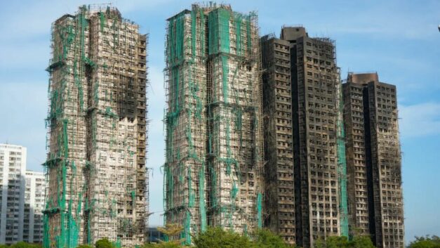 信报｜大埔宏福苑浩劫揭示围标祸根