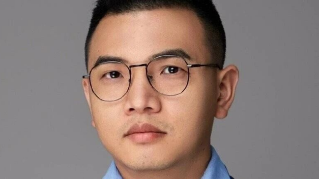 智识漂流｜卢克文工作室被封：一个“地摊战略家”的破产