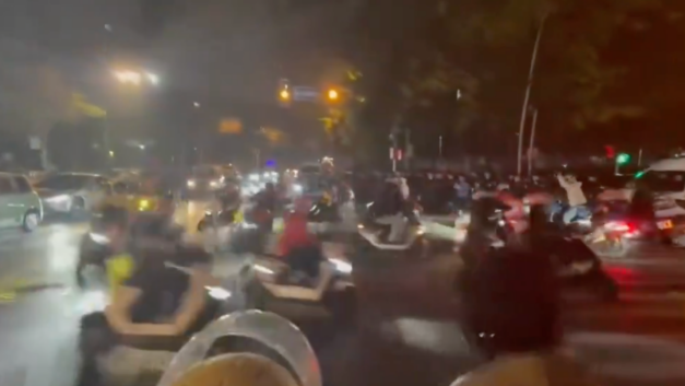 【图说天朝】长沙合能璞丽小区外卖骑手抗议始末