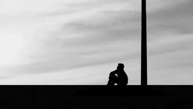 呦呦鹿鸣｜“35岁失业未必是坏事，可能倒逼二次创业成功。”如果丁专家也失业了，还会这么说吗？