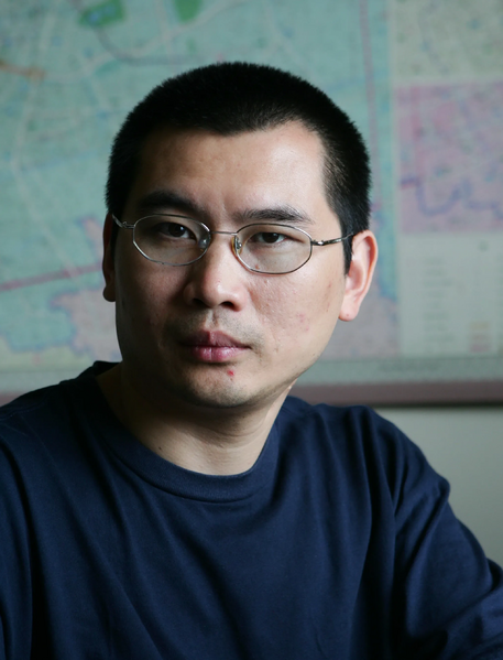 文件:Part-4-题图-彩色 2005.9.上海外滩画报办公室.webp