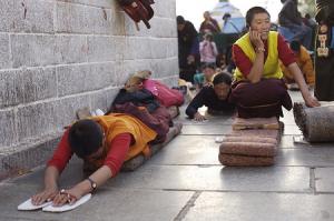 Jokhang Temple pilgrims