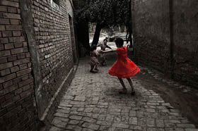Xinjiang Alley Dancing