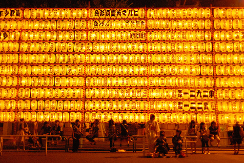 yasukuni-shrine-at-night.jpg