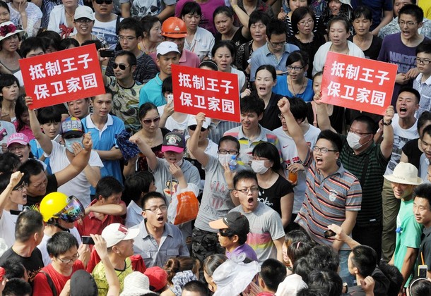 HK Democracy Movement Split as Reforms Announced