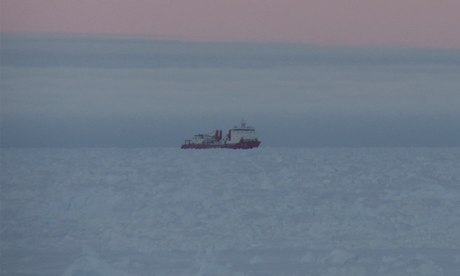 Chinese Icebreaker Retreats from Trapped Research Ship