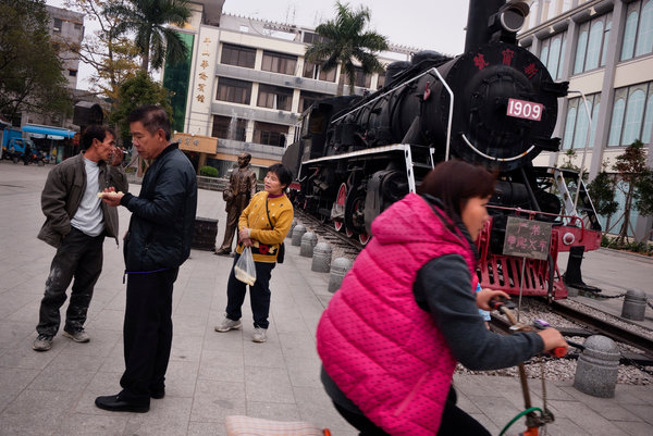 Lingering Memories of the Old Xinning Railway