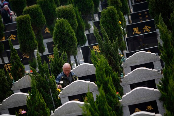 Cremation Rules Spur Elderly Suicides in Anhui