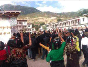 Police Fire on Tibetan Protesters in Sichuan