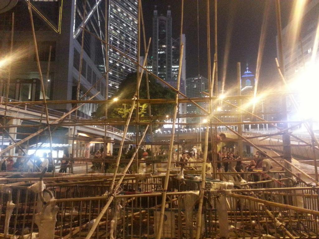 Hong Kong Police Forcibly Clear Protesters’ Barricades