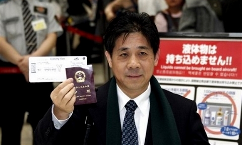 Feng Zhenghu: Taking Air China to Court