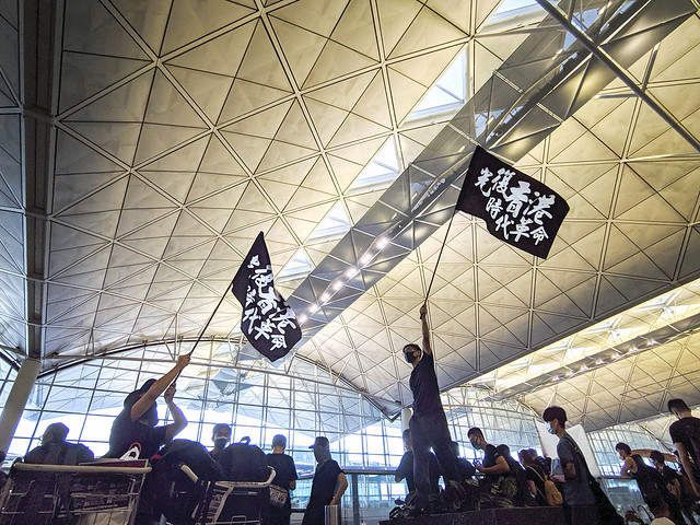 HK Airport Closed Amid Police Violence Protests