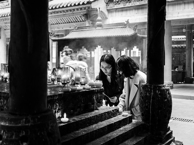 Photo: The Prayers, by Gauthier DELECROIX – 郭天